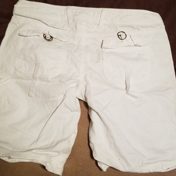 Lei shorts - Picture 3 of 3